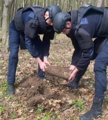 Піротехніки Рівненщини продовжують виявляти і знищувати боєприпаси часів Другої світової