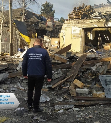 Россияне ударили посреди ночи: в Покровске в результате обстрела пострадала семья с 14-летним ребенком