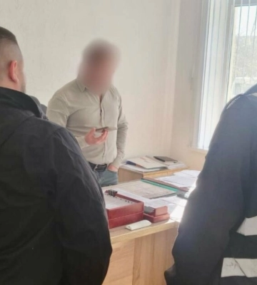 «Працевлаштовував» людей та отримував їхню зарплатню: директор підприємства у Білгород-Дністровському районі отримав підозру