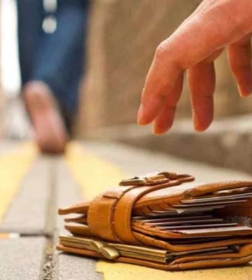 Як діяти, якщо ви знайшли чужу річ: куди повідомити у Дніпрі і коли вона може стати вашою