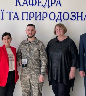 Збив російські “Калібри”. У Франківську орденом “Звитяги” нагородили військового льотчика
