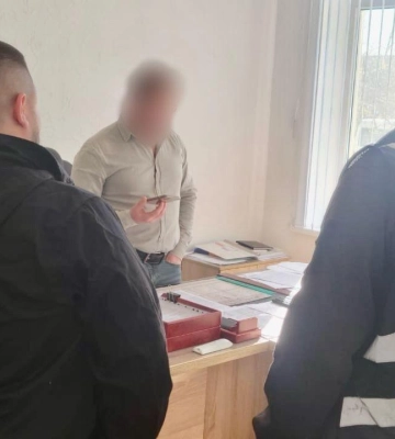 На Одещині чиновники працевлаштовували «мертві душі» та отримували за них зарплату