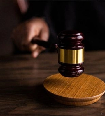 Криворіжець поширював символіку комуністичного режиму: суд ухвалив вирок
