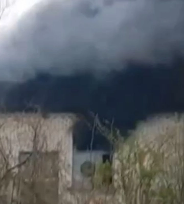 Полум`я поширюється дуже швидко: на Волині горить будинок