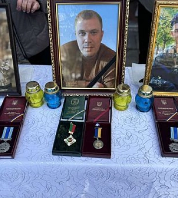 У криворізькій гімназії відкрили пам’ятні дошки трьом Героям