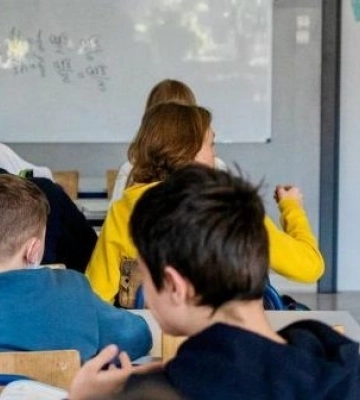 Школи 6 прифронтових областей України забезпечать гаджетами з унікальним контентом вивчення української мови