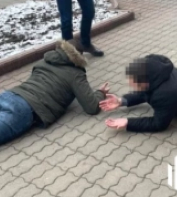 На пʼять років засудили двох посадовців Держекоінспекції, яких у Луцьку затримали на хабарі