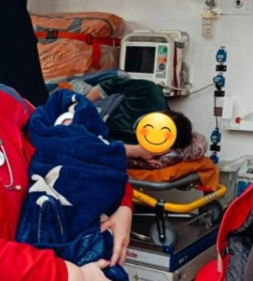 "У Дніпропетровській області жінка народила п'яту дитину у «швидкій»