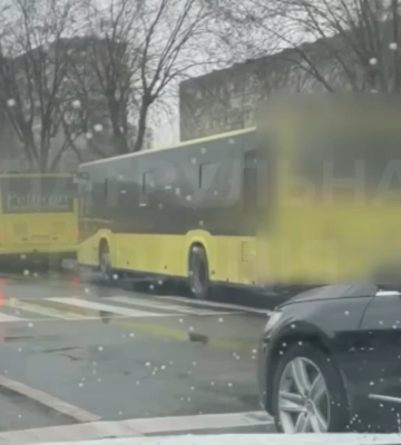 Закрив трафаретом валідатор, щоб збирати готівку. На Львівщині звільнили водія маршрутки