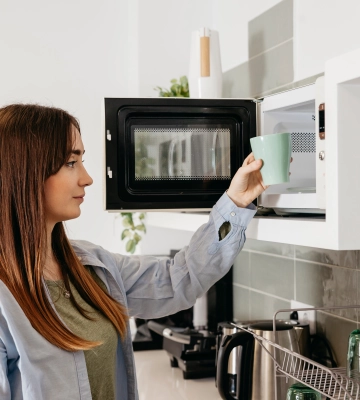 7 продуктів та напоїв, які категорично не можна розігрівати у мікрохвильовці