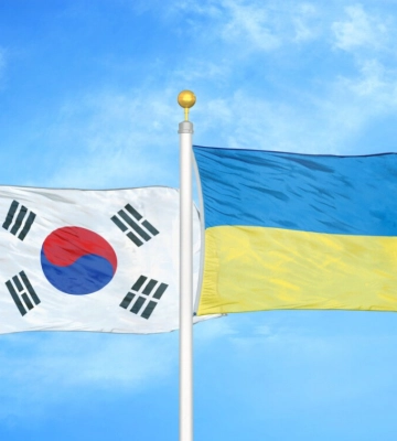Україна отримала від Південної Кореї 70 автомобілів швидкої допомоги. ФОТО