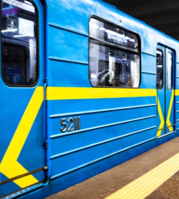 У Києві сталось загоряння на станції метро "Мінська". Подробиці і відео