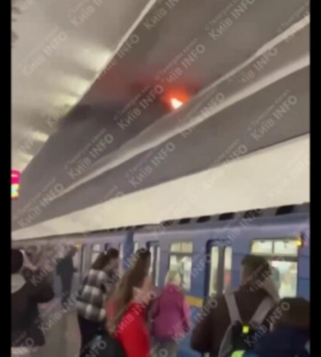 У Києві сталось загоряння на станції метро "Мінська". Подробиці і відео