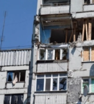 Обстріл Запоріжжя: пошкоджені багатоповерхівки, є загиблі та поранені