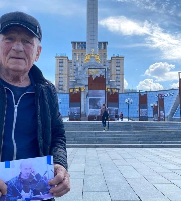 "Підтримайте, почуйте, поверніть": родичі та друзі цивільних полонених провели мирну акцію у Києві