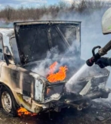 Біля Роздільної згорів автомобіль