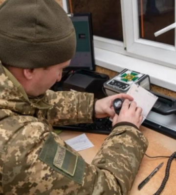 Шахрай видурив у волинянки майже 54 тисячі гривень