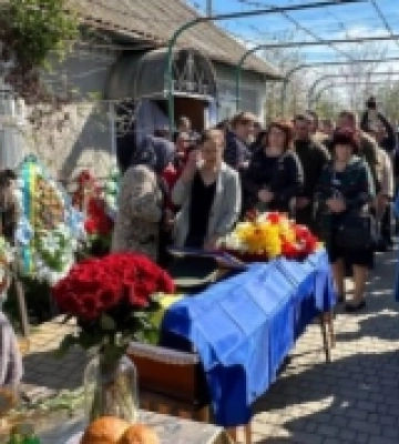 Сафʼянівська громада на Одещині провела в останню путь захисника України Івана Самокіша