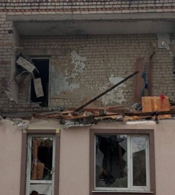 Війська РФ скинули з дрона вибухівку на місто в Херсонській області: двоє постраждалих