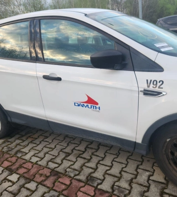 Двоє волинян намагалися ввезти в Україну автівки з підробленими документами