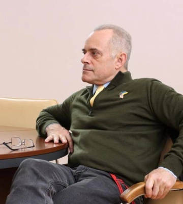 «Важливо показати українцям, що вони не самі»: у луцькому виші працює лектор-волонтер зі США