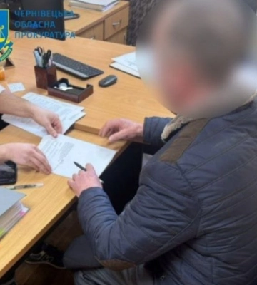 Чиновник на Буковині незаконно заволодів земельною ділянкою пайового фонду