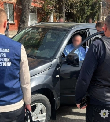 У Хмельницькому заступника голови ВЛК затримали за підозрою у хабарництві (ФОТО)