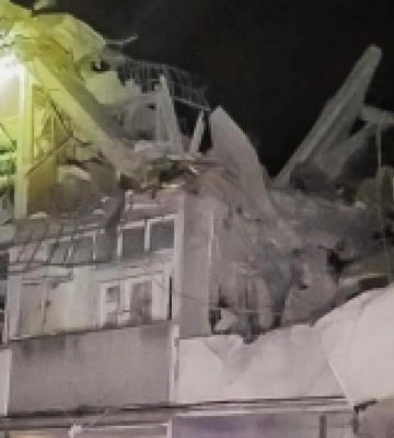 Російська армія скинула авіабомбу на житлову багатоповерхівку у Куп&#039;янську, загинула жінка