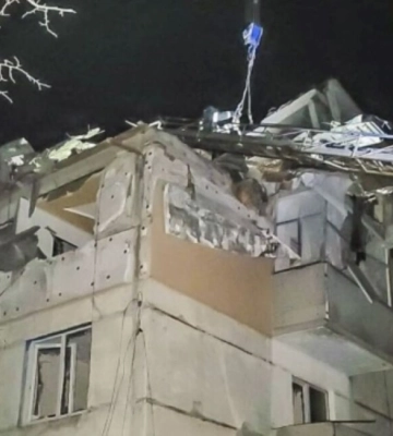 Ворог скинув КАБ на багатоповерхівку у Куп’янську, під завалами знайшли загиблу жінку