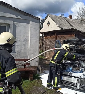 У Ківерцях загорівся легковий автомобіль