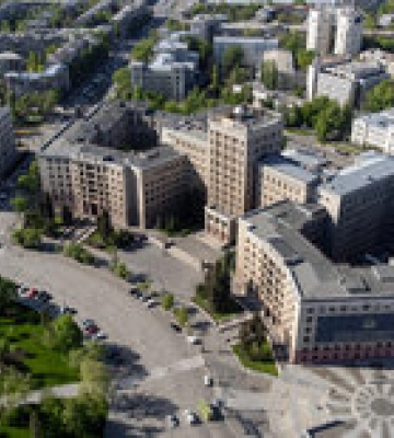 Россия нанесла удар по центру Харькова: четыре прилета, есть раненые