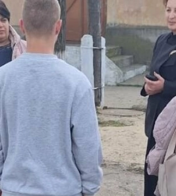 У селі на Одещині люди у військовій формі &quot;запакували&quot; підлітка в бус, побили та висадили на трасі