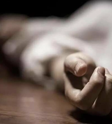 У Дніпрі біля багатоповерхівки перехожі виявили труп людини