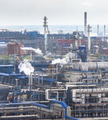 У Росії через прорив дамби призупинив роботу Орський нафтопереробний завод
