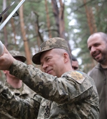 Сирський та Умєров оглянули новітні розробки українських виробників