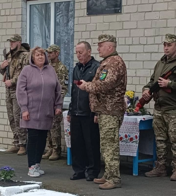 На Полтавщині відкрили меморіальну дошку полеглому воїну