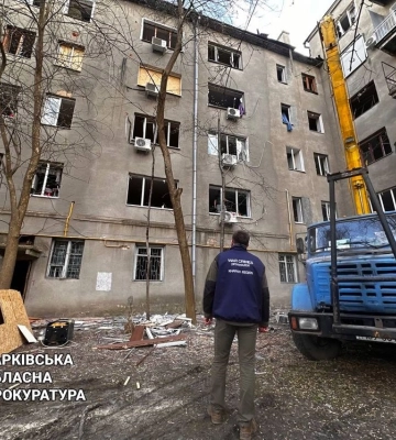 П&#039;ятеро цивільних отримали поранення внаслідок російського обстрілу житлового району Харкова: прокуратура показала наслідки