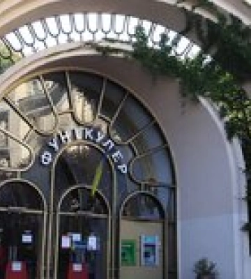 В Киеве остановили фуникулер. В сети пишут об убийстве подростка, работает полиция