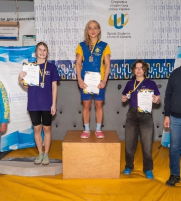 Кропивницька студентка Євгенія Чернявська стала чемпінкою України зі скелелазіння (ФОТО)
