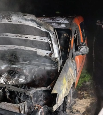 У Рівненському районі згорів легковик