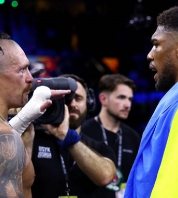 Усик зізнався, чи вибачив він Джошуа за викинуті з рингу чемпіонські пояси
