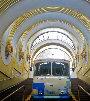 Убивство підлітка у столичному фунікулері: ДБР розпочало кримінальне провадження