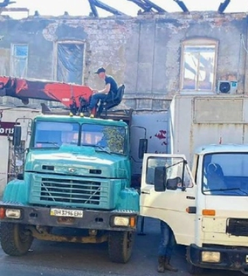 В Одесі розпочали демонтаж частини будинку, який постраждав від обстрілу 25 січня
