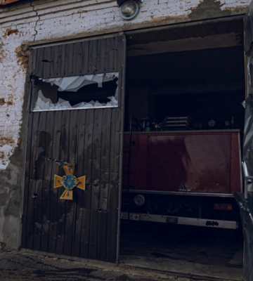На Сумщині ворог під час обстрілу пошкодив пожежно-рятувальний підрозділ