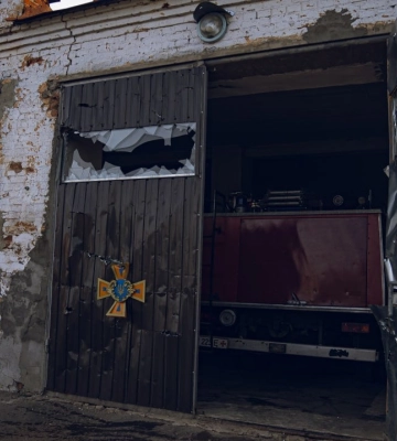 На Сумщині ворог під час обстрілу пошкодив пожежно-рятувальний підрозділ