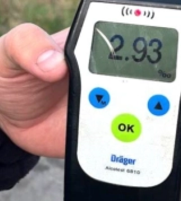 На Рівненщині водій напідпитку хотів підкупити валютою поліцейського