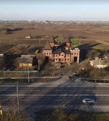Ціна - понад 17 мільйонів гривень: біля Луцька продають мініпалац