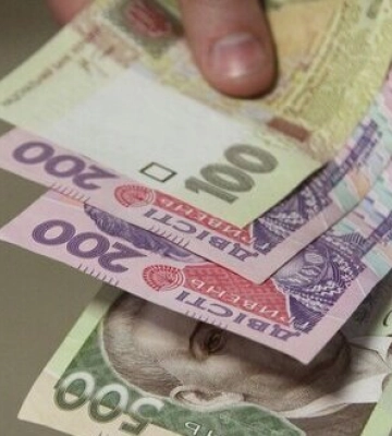 З 1 квітня мінімальна зарплата в Україні становитиме 8 тис. гривень