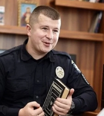 Дружина начальника управління поліції Львівщини під час війни придбала Toyota Prius за 5000 грн