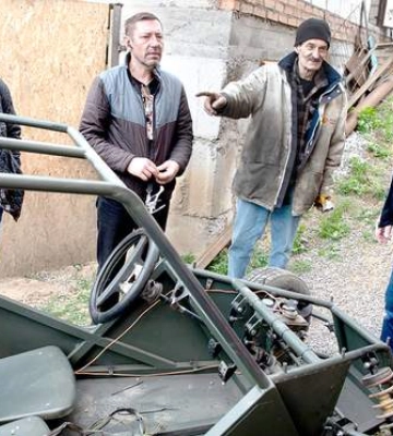 Сільські механіки налагодили виробництво військових багі